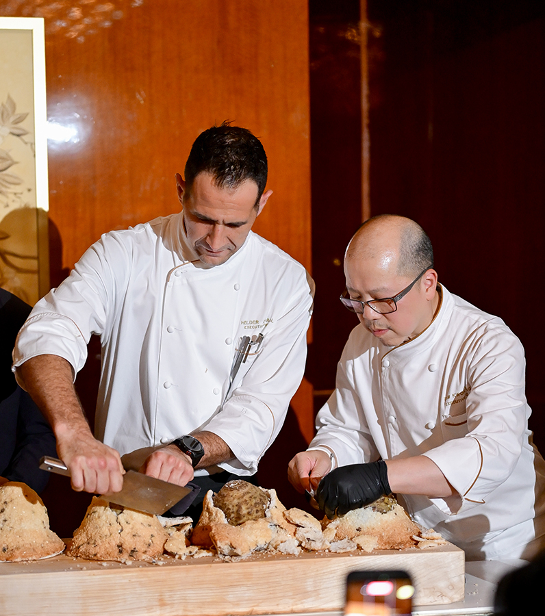 At Wynn Palace, two acclaimed chefs unite for a dinner that follows the savory path of the world’s most fundamental seasoning from France to China, proving that culinary borders exist only to be crossed.